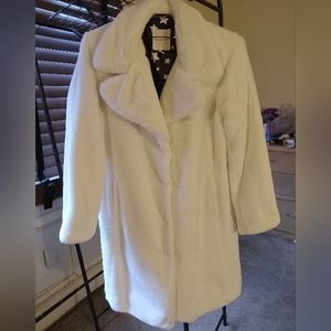 Avec Les Filles Faux Fur White Coat Size Medium Super Warm!